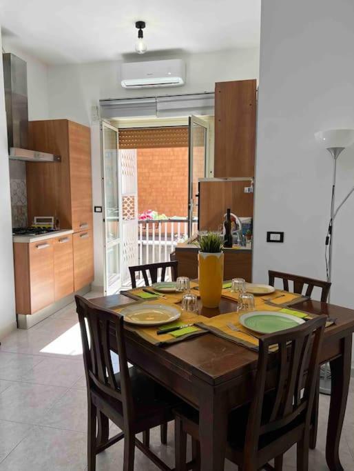 3 Fermate Dal Colosseo - Casa Vacanze Elena - 50 M Da Metro Garbatella โรม ภายนอก รูปภาพ