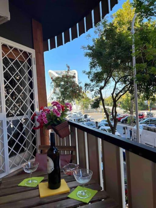 3 Fermate Dal Colosseo - Casa Vacanze Elena - 50 M Da Metro Garbatella โรม ภายนอก รูปภาพ