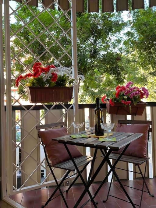 3 Fermate Dal Colosseo - Casa Vacanze Elena - 50 M Da Metro Garbatella โรม ภายนอก รูปภาพ