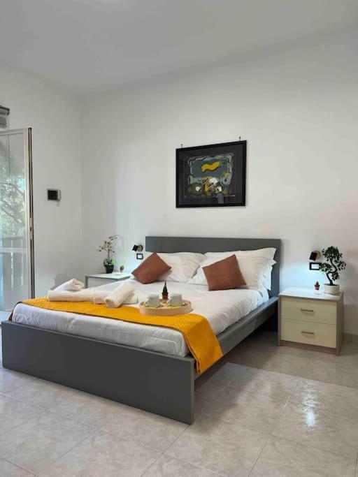 3 Fermate Dal Colosseo - Casa Vacanze Elena - 50 M Da Metro Garbatella โรม ภายนอก รูปภาพ