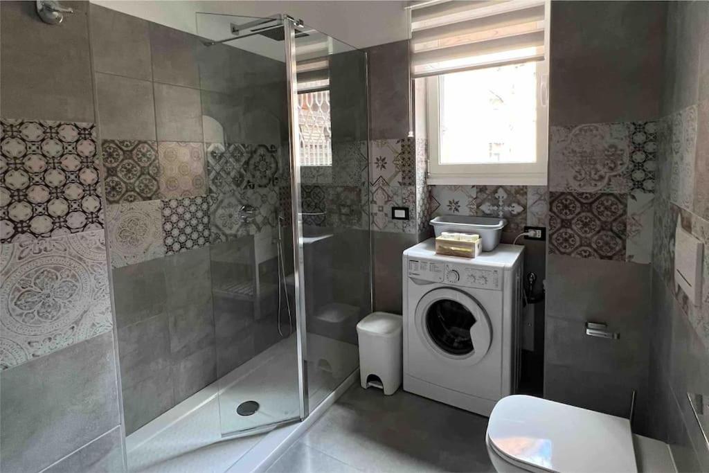 3 Fermate Dal Colosseo - Casa Vacanze Elena - 50 M Da Metro Garbatella โรม ภายนอก รูปภาพ