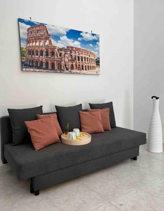 3 Fermate Dal Colosseo - Casa Vacanze Elena - 50 M Da Metro Garbatella โรม ภายนอก รูปภาพ